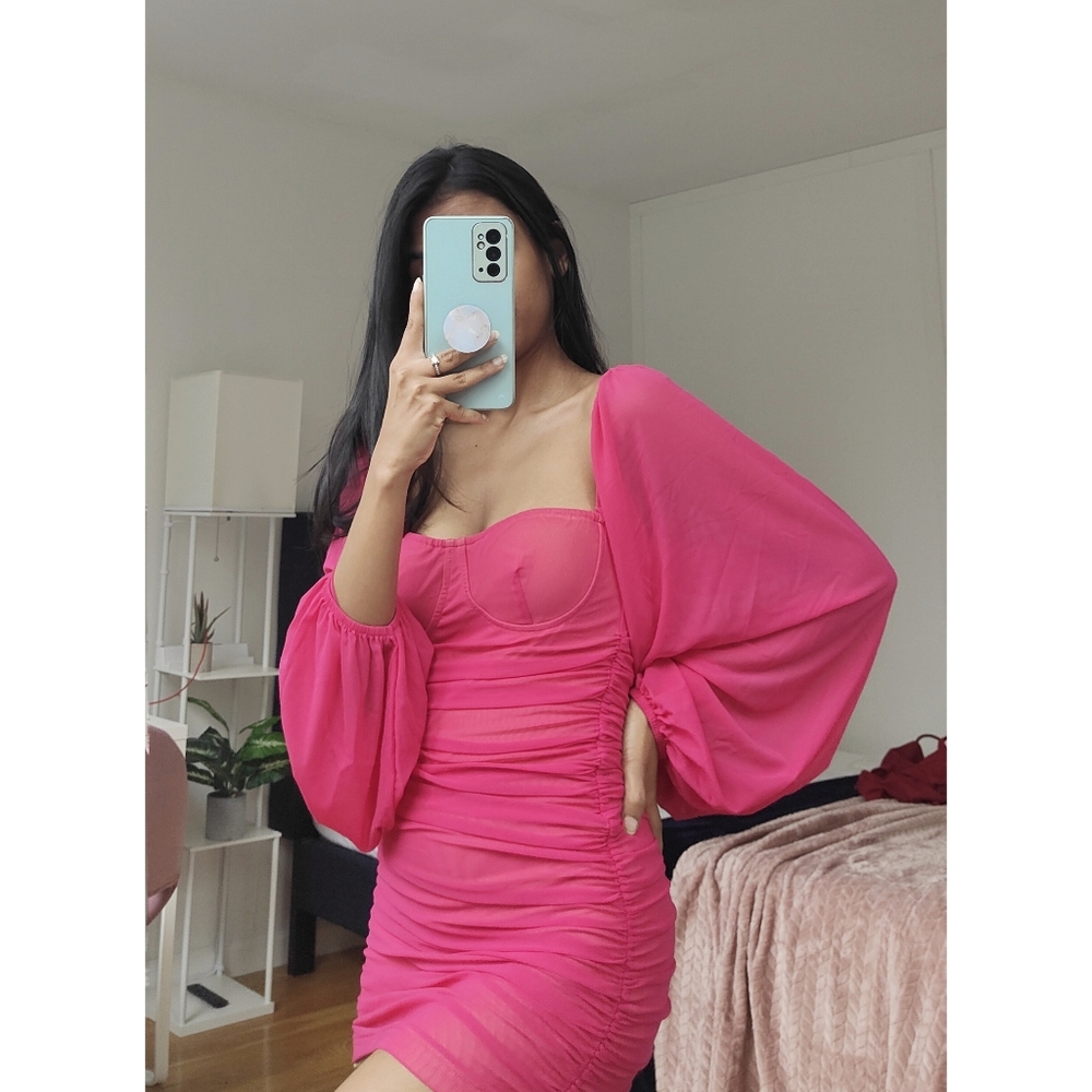 Pink bodycon ruched mini dress